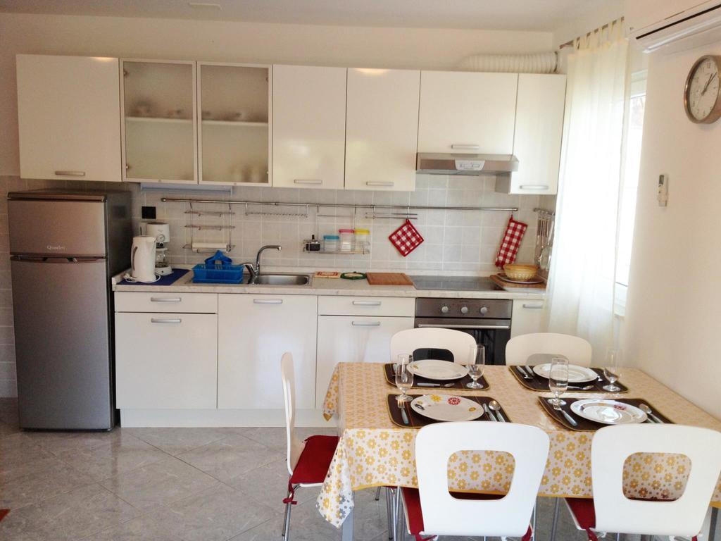 Kristian Apartments Podstrana Esterno foto