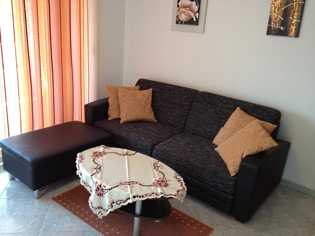 Kristian Apartments Podstrana Esterno foto