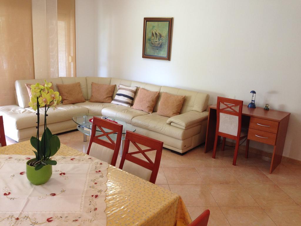 Kristian Apartments Podstrana Esterno foto